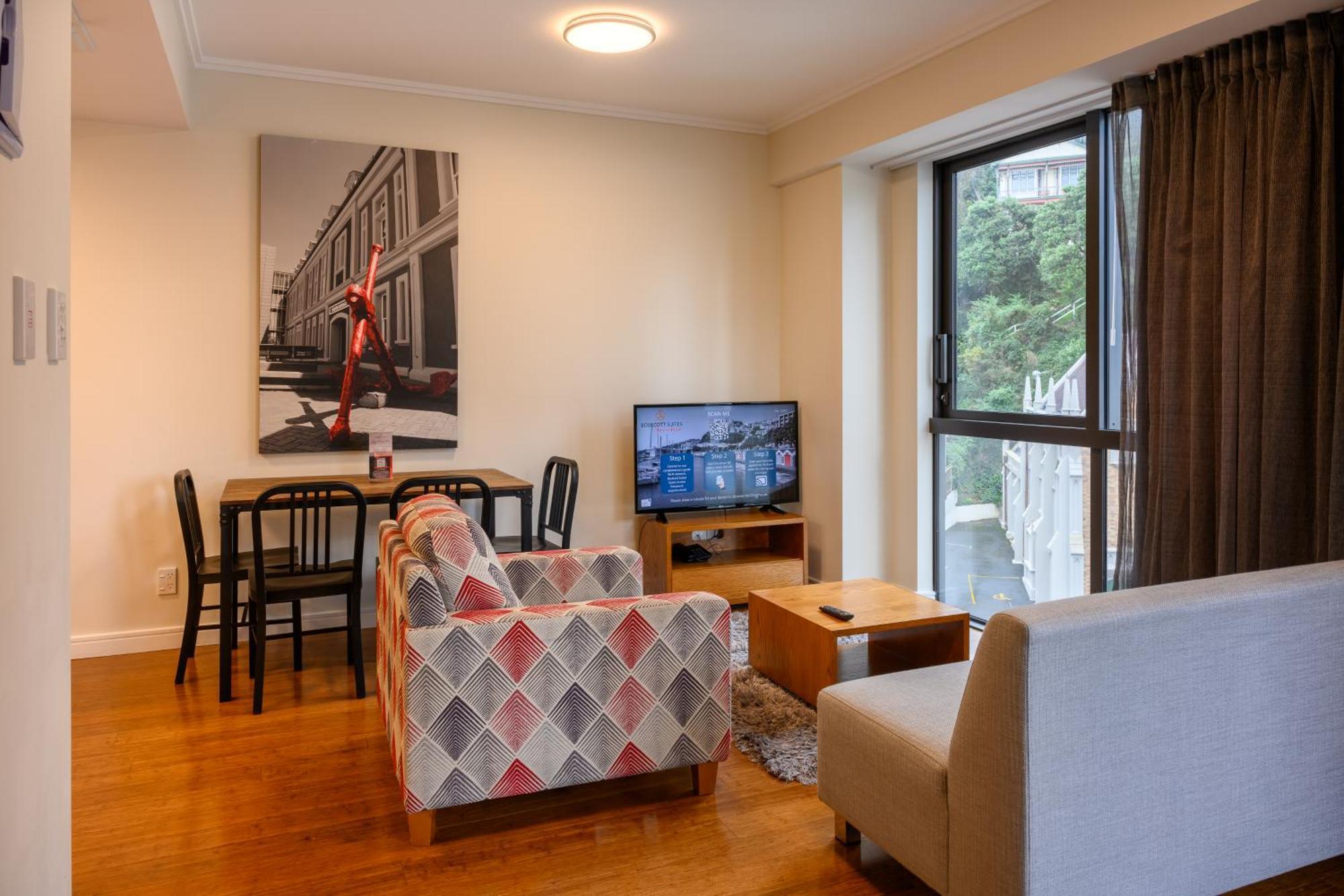 Boulcott Suites Веллингтон Экстерьер фото A living room in a serviced apartment in Hong Kong