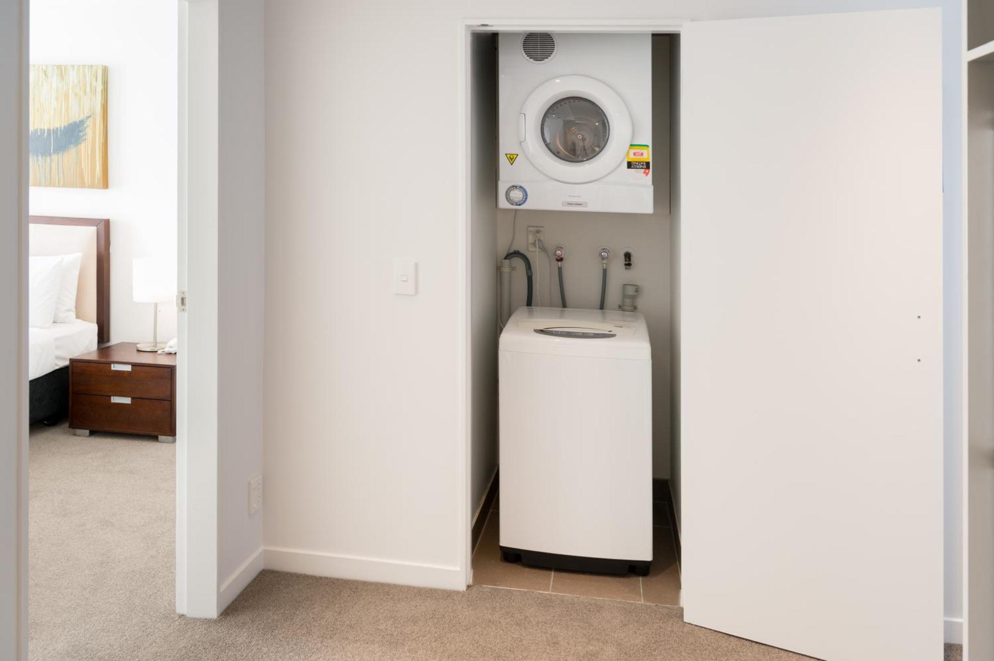 Boulcott Suites Веллингтон Экстерьер фото A laundry room