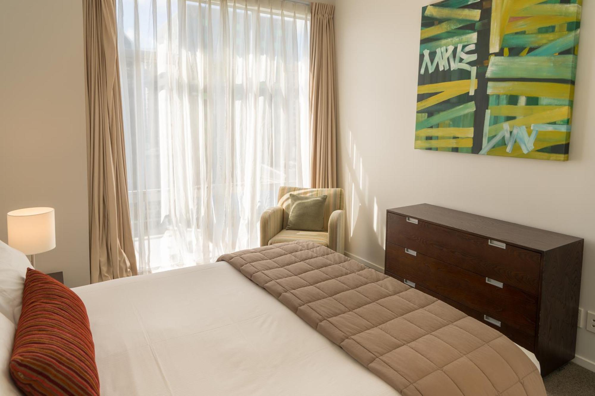 Boulcott Suites Веллингтон Номер фото A bedroom at the hotel