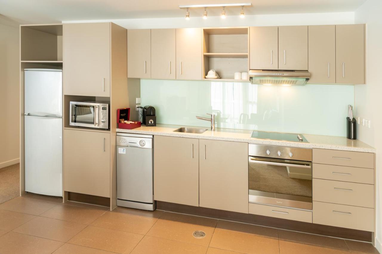 Boulcott Suites Веллингтон Экстерьер фото A typical kitchen